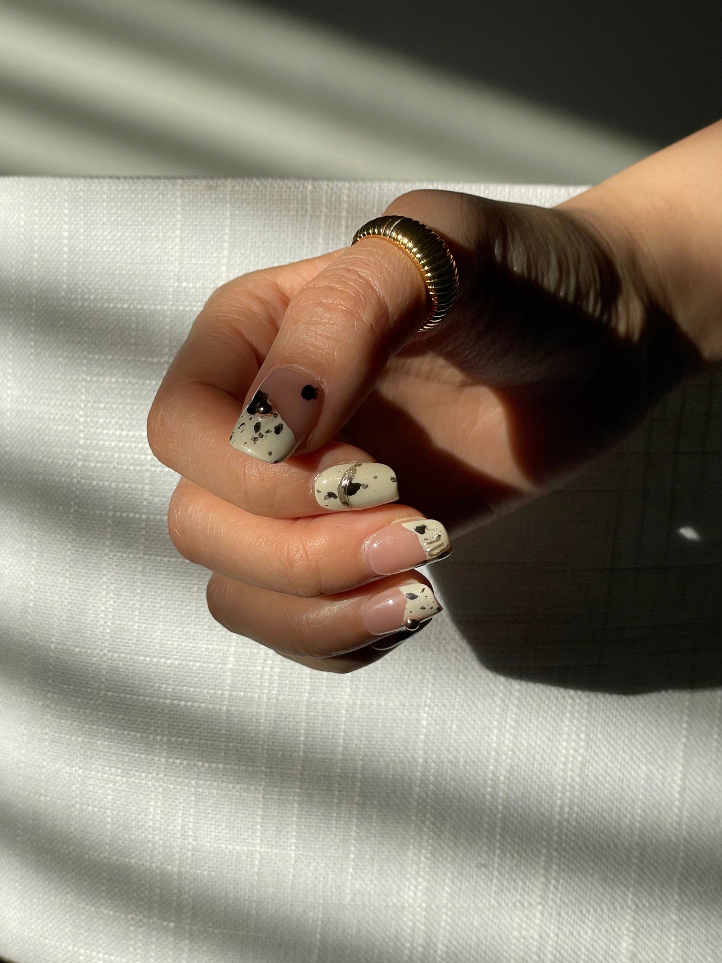 Press On Nails|MarbleArt|Semi-Transparent Short Squoval Nails, Reusable | 5 Sizes - 10 Nail Kit
